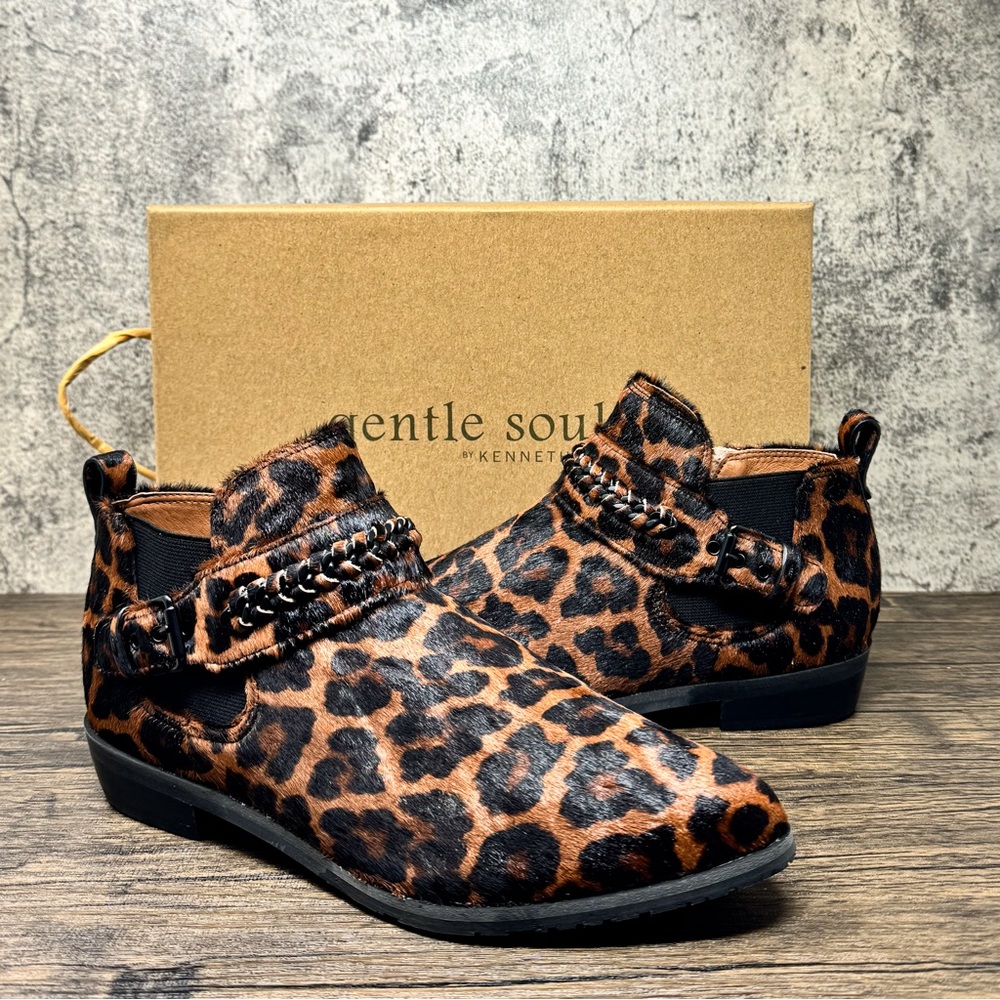 Gentle Souls leopard print ankle boots, Neptune chain bootie, size 7 NIB